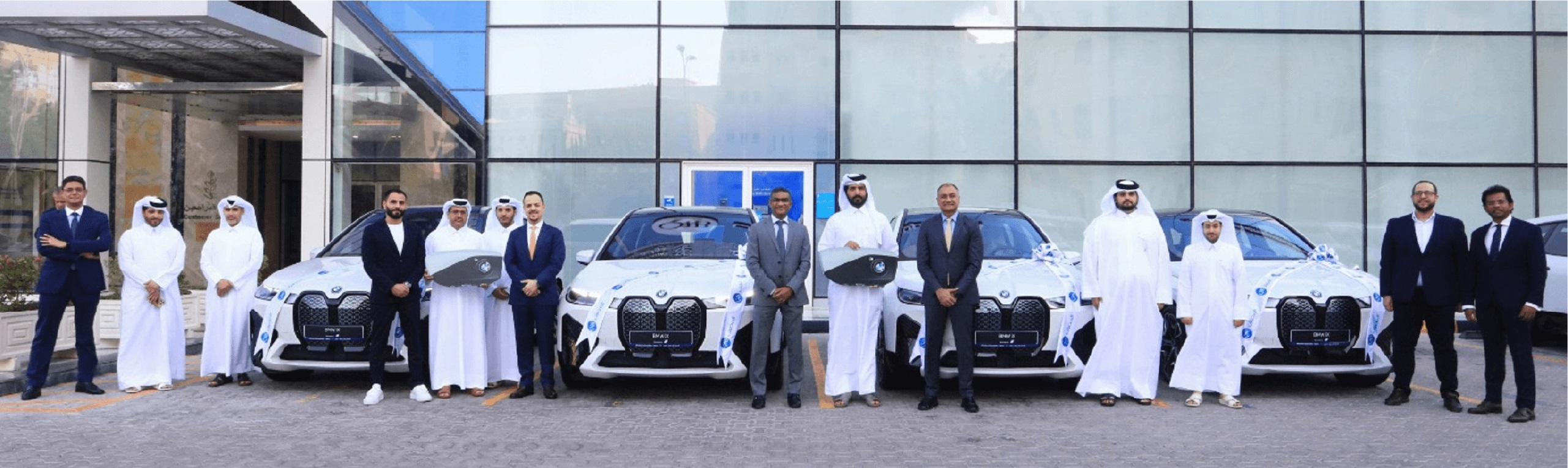 صورة جماعية على الويب للفائزين بالجوائز