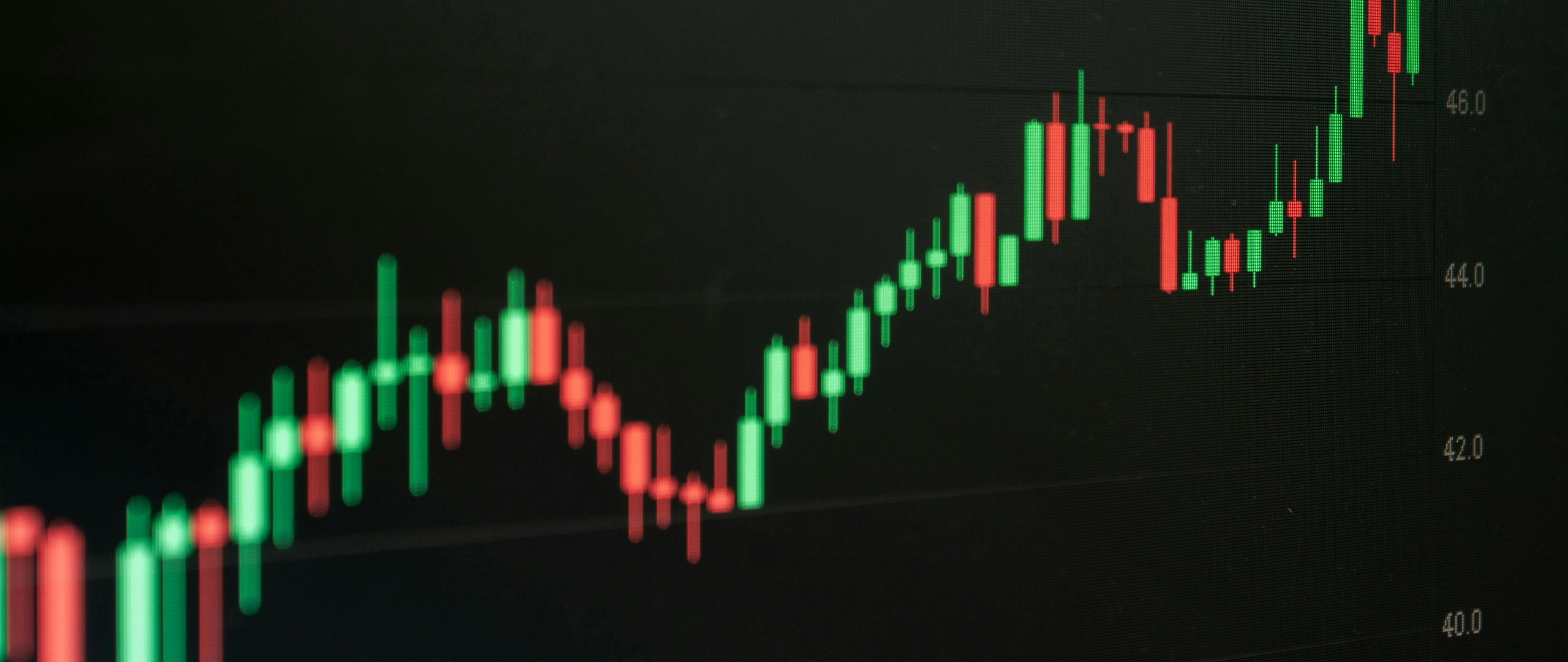 صورة بيانية تعرض المقياس الرقمي وقيم الاتجاهات.
