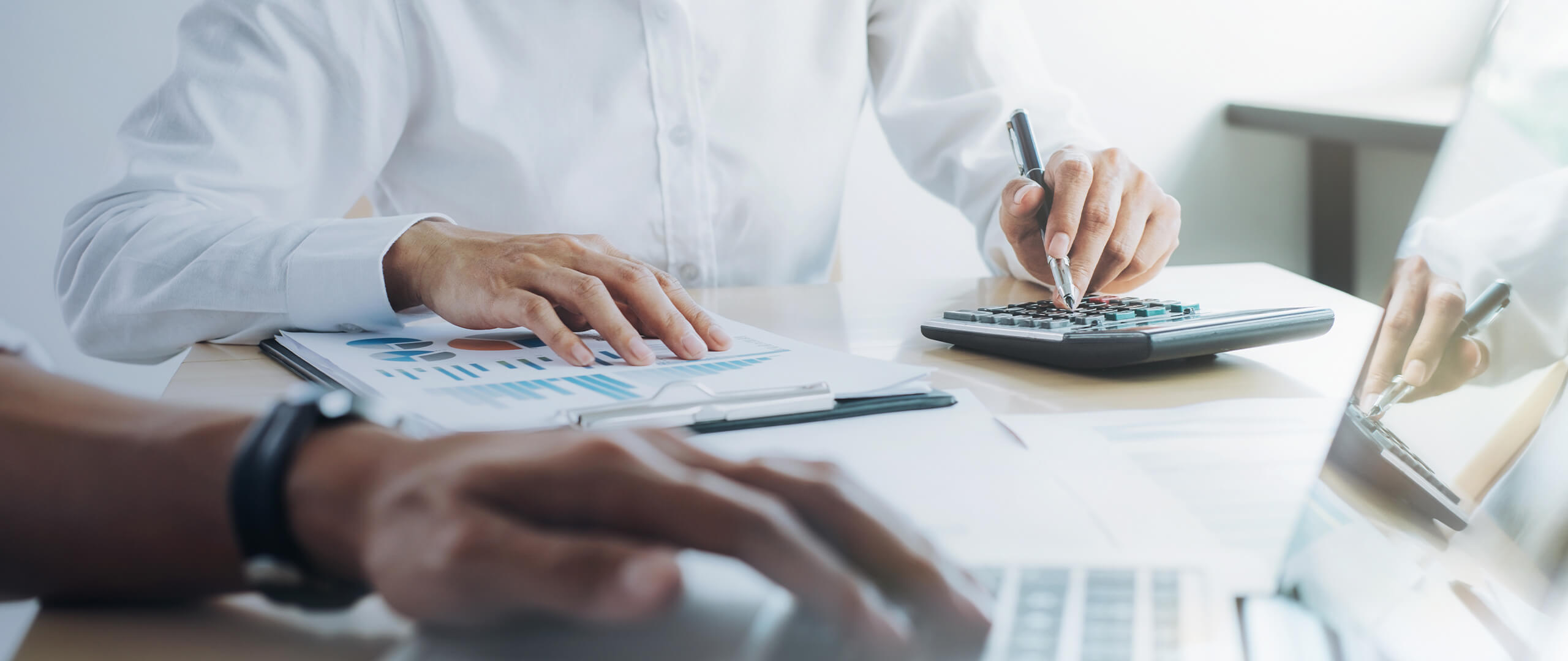 Banner promoting financial education content